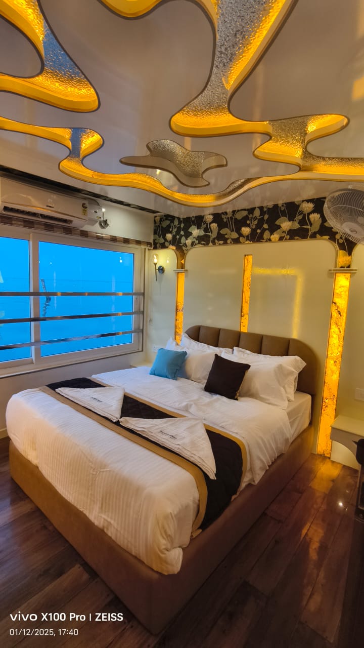 Royal Caribbean Houseboat (11)