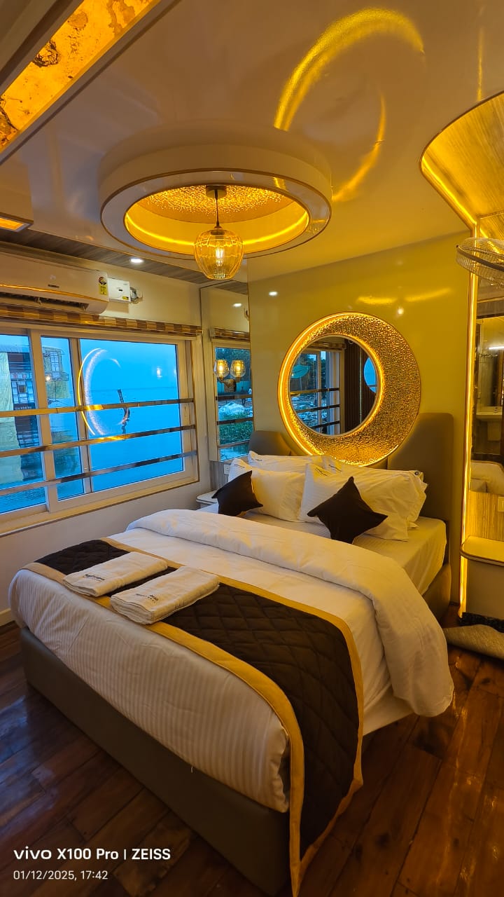Royal Caribbean Houseboat (25)