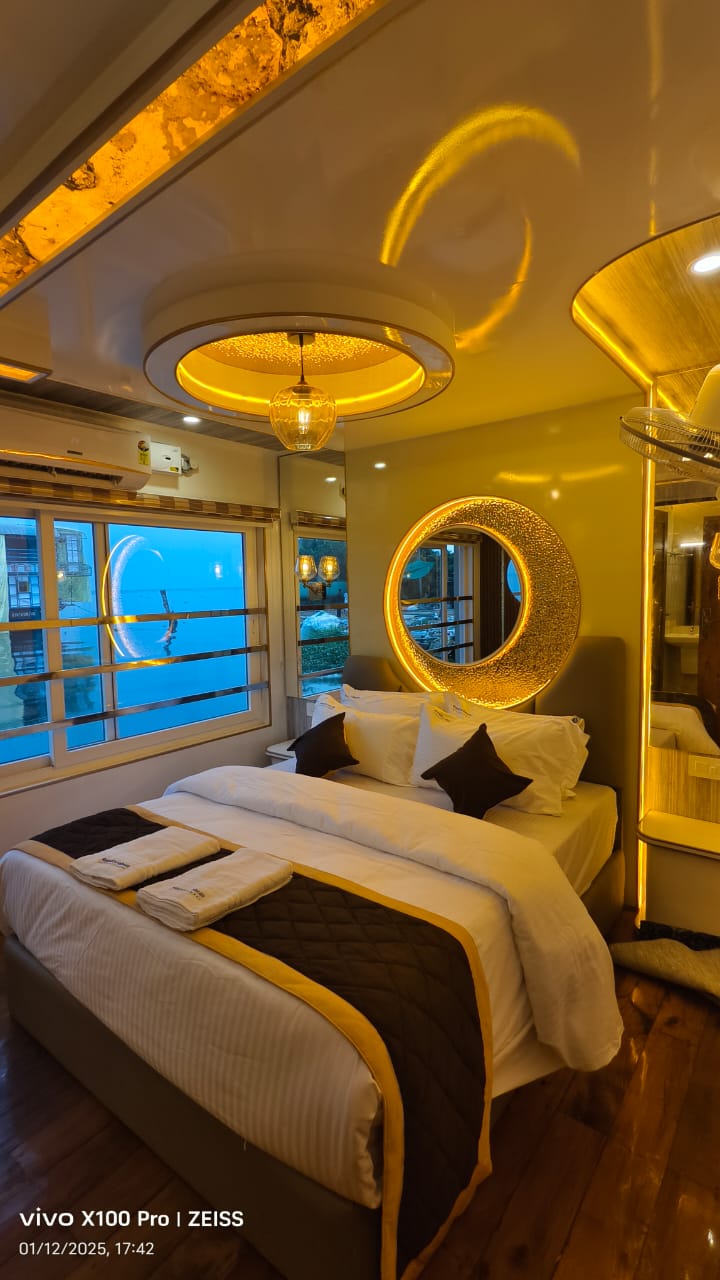 Royal Caribbean Houseboat (26)