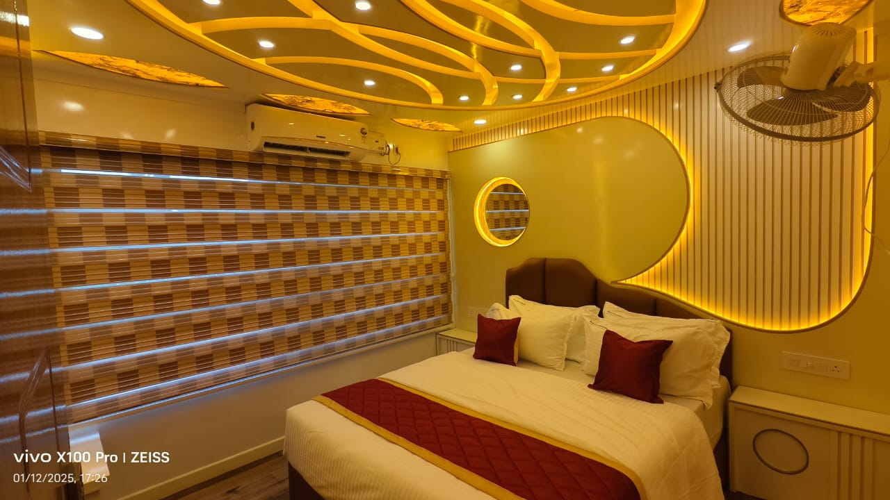 Royal Caribbean Houseboat (4)