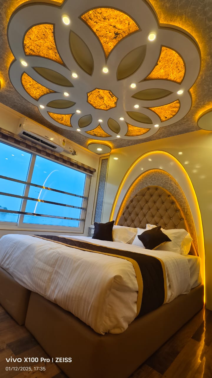 Royal Caribbean Houseboat (5)