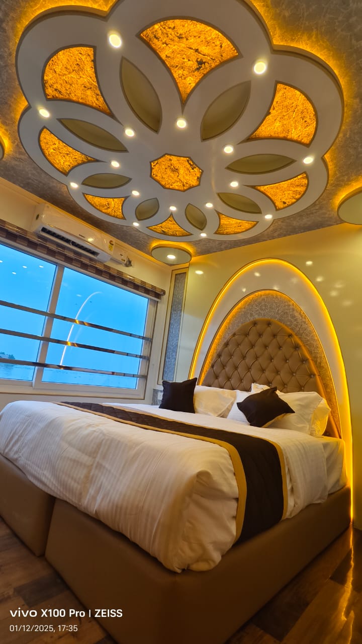 Royal Caribbean Houseboat (9)